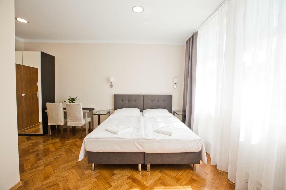 R&B Apartments Poznan Exterior photo