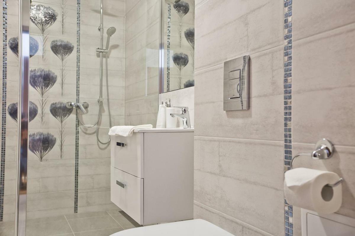 R&B Apartments Poznan Exterior photo